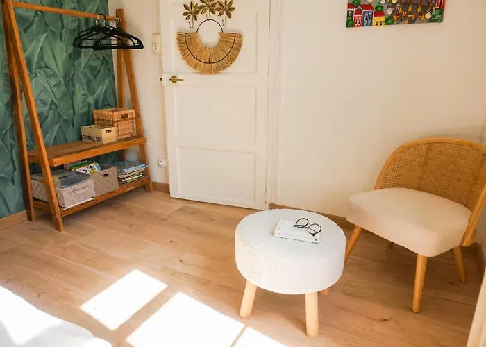 Maison Des Pins - D'olonne 펜션 *